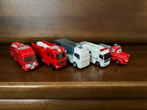 トミカ　まとめ売り　スーパーアンビュランス　ハッピーセット　カーズ　メーター　消防車