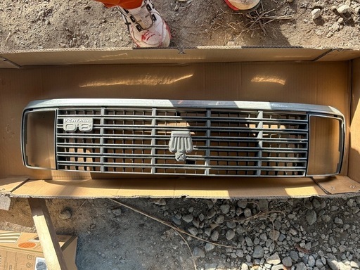 トヨタ純正 130系 UZS131 クラウン ロイヤルサルーン フロントグリル ラジエターグリル フォグ 3.0ツインカム