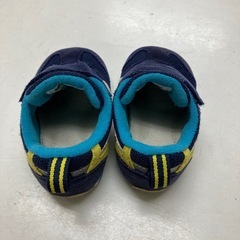 ☆値下げ☆N2501-071 アシックス キッズスニーカー 13cm キズ汚れかかと減り有り ※名前欄ぬりつぶし有りの画像