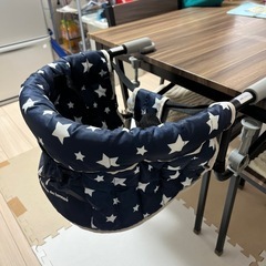 テーブルチェアの画像