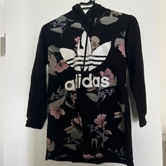 adidas フーディー