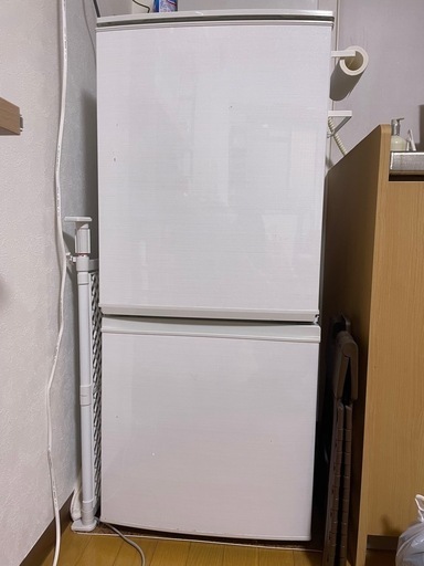 シャープ 冷蔵庫　137L