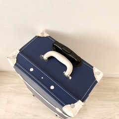 キャリーケース　　ネイビー・ホワイトの画像