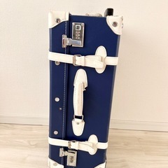 キャリーケース　　ネイビー・ホワイトの画像