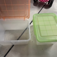 蓋付き収納ボックスの画像