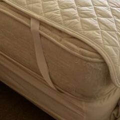 Double Bed Mattress with Legs | Kingsdown | Separate Headboardの画像