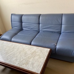 ソファベッド　青色革