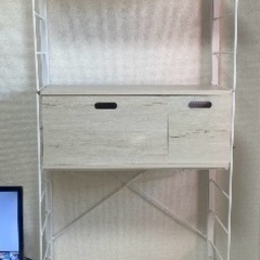 突っ張り壁面収納