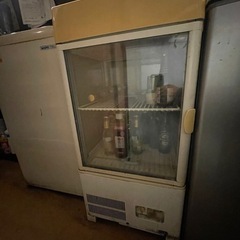 ガラス4面冷蔵ショーケース ジャンク 冷えが悪いです。
