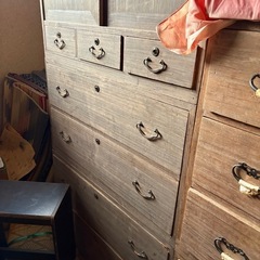 古い箪笥の画像