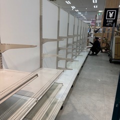 24日〜27日単発！急募！関付近で什器組み立て補助.搬入作業のスタッフ募集⭐︎12000円日払い！の画像