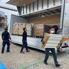 24日〜27日単発！急募！関付近で什器組み立て補助.搬入作業のスタッフ募集⭐︎12000円日払い！の画像