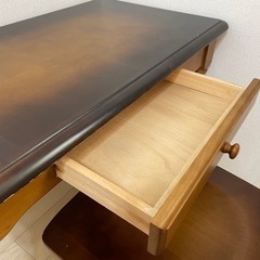アンティークの机の画像