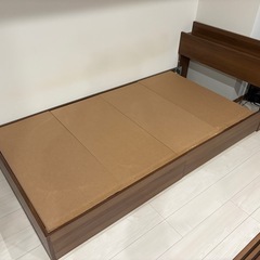シングルベッドフレーム（下部収納有）