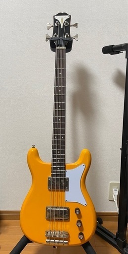 ショートスケール人気カラーのベース　Epiphone Newport Bass (California Coral)