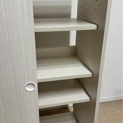【1/24まで 美品】収納棚 扉付きの画像