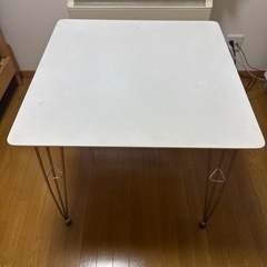 ダイニングテーブル 2-3人用？？