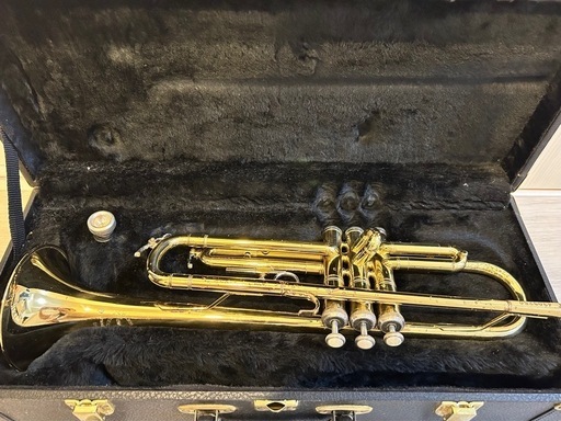 トランペット B♭管 ゴールドラッカー Trumpet マウスピース付き トランペットケース付き 初心者向き ビギナーズ 京急川崎駅 JR川崎駅