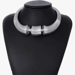 【新品同様】スプリングネックレスの画像