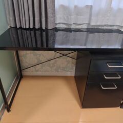 シンプルガラスデスク&スチールチェスト