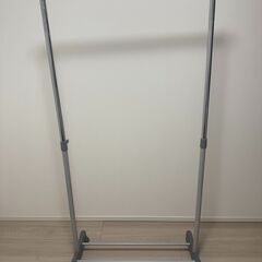 ハンガーラックの画像