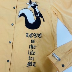 スカンク イラストが特徴的なユニークでかわいい　-HISTORYレディース　Tーシャツの画像