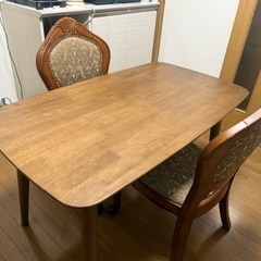 アンティークみたいな2人用ダイニングテーブルセット‼️
