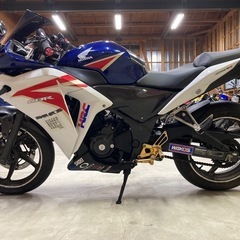 ホンダ CBR250Rの画像