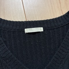 GU メンズ　ニット　Mの画像