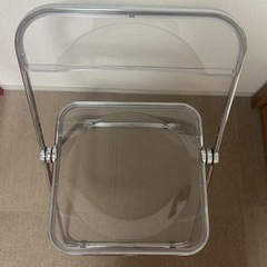 クリアチェアの画像