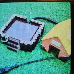 わんぱくミニマルグッズハイツストロベリーハムスターのお家ゴールデンよりロボロフスキータイプにお勧めです。❷ヒーター付きハウス❸ランニングボール❹小動物ハムスターゲージハウス　　4点まとめてお譲り致します。の画像