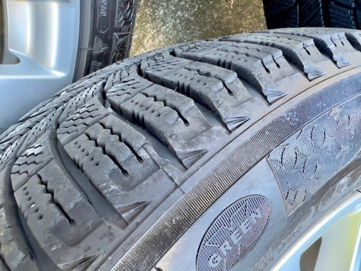 【美品】スバルレガシィ純正ホイール+スタッドレスタイヤ225/55R17(値下げアリ)