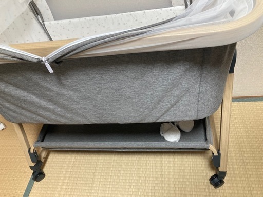 ベビーベッド

