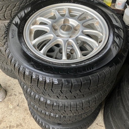 15インチスタッドレスタイヤ4本