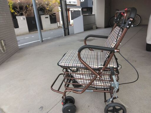 シルバーカー：使用者体重１００KGまで：優秀品