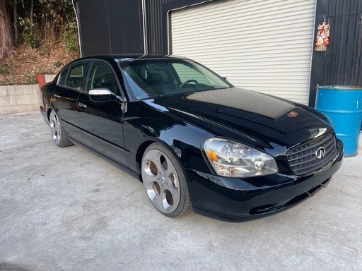 左ハンドルインフィニティQ45 (SSS) おごと温泉のシーマの中古車