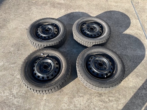 1月11日まで！　2022年製スタッドレスタイヤ4本 155/65R13 鉄ホイール付　モコで使用