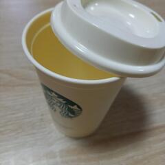 スターバックスドリンク容器の画像