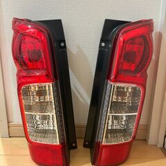 NV350　キャラバン　テールランプ　ハロゲン　純正タイプ　左右...