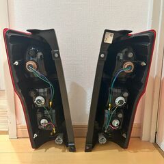 NV350　キャラバン　テールランプ　ハロゲン　純正タイプ　左右セット　バルブ・ハーネス付きの画像
