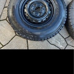 【バリ山美品！！】12インチスタッドレスタイヤホイールセット！４穴　軽四　軽貨物トラックなど！の画像