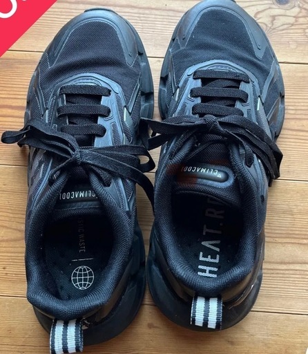 adidasアディダススニーカー　25