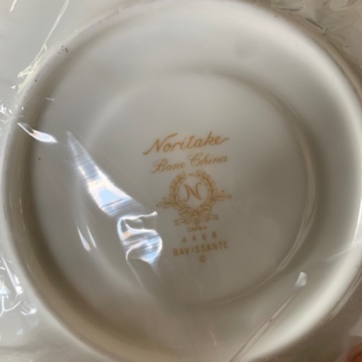 未使用品　ノリタケ　ラヴィサント　1プレート　５カップ&ソーサー