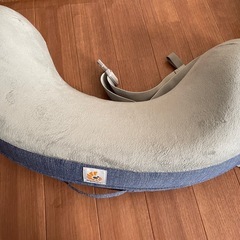 エルゴベビー ナチュラルカーブ ナーシングピロー 授乳クッション 授乳サポート エルゴ Ergobaby 新生児 授乳用品 ベビーピローの画像