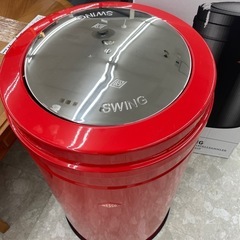 新品未使用【お持ち帰り特価】 Wesco ウェスコ スイングダストビン120L BIG SWING レッド 350931-02［直径44.5cm×高さ76cm］