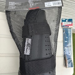 コミネ　ニープロテクター