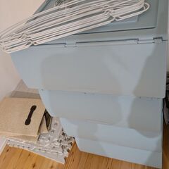 【美品】ニトリ収納ケース Nフラッテ　蓋付き４点【滑り止めハンガーあり】の画像