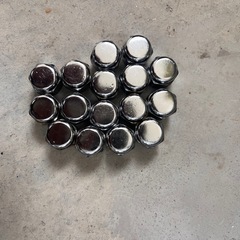 ホイールナットの画像