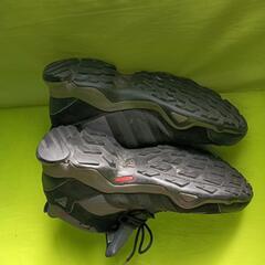 アディダス　GORETEX　防水トレッキングシューズ　31.0センチ　登山やハイキングに  の画像