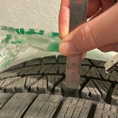 アウディQ5 235/60R18スタッドレスタイヤホイールセットの画像